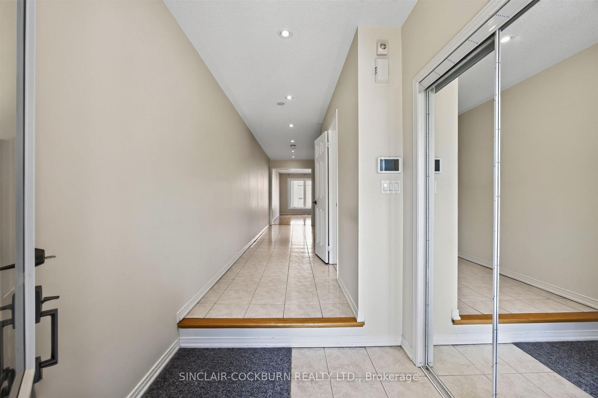 Photo 5 of 14 Barr Crescent, Aurora, Bayview Northeast — HOMEH