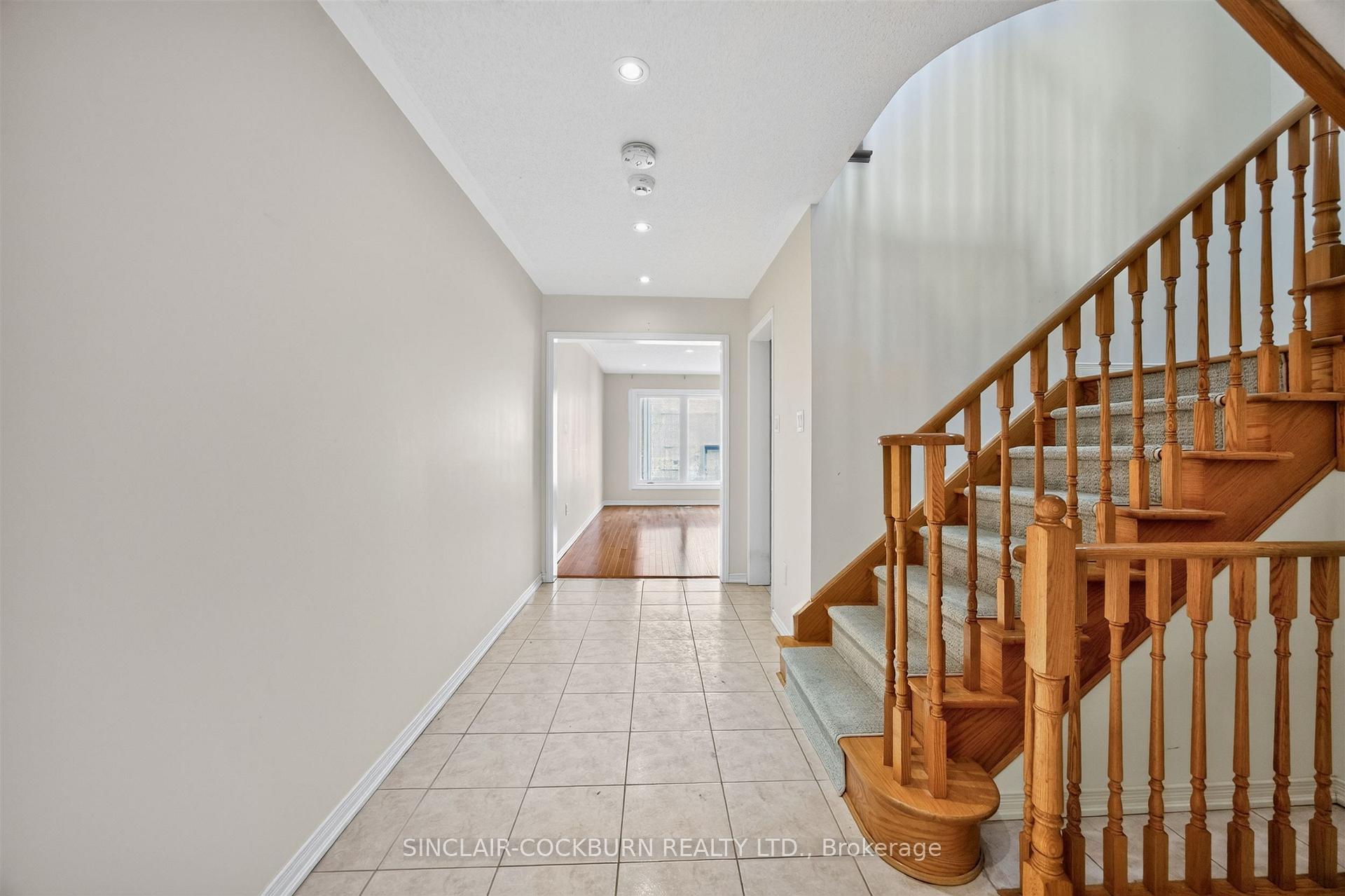 Photo 6 of 14 Barr Crescent, Aurora, Bayview Northeast — HOMEH