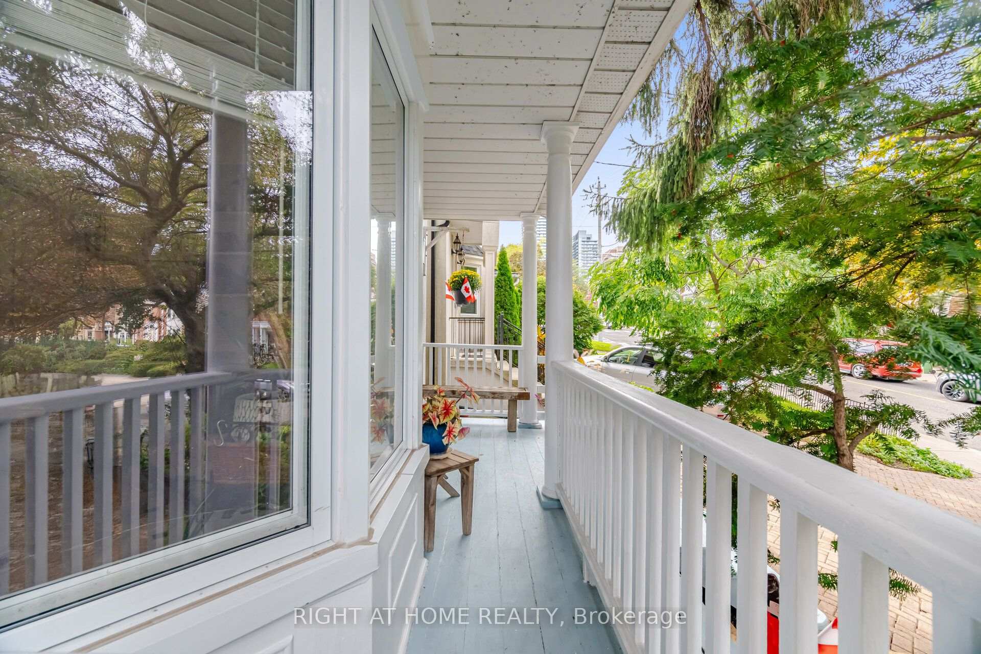 Photo 3 of 219 Broadway Avenue, Toronto, Mount Pleasant East — HOMEH