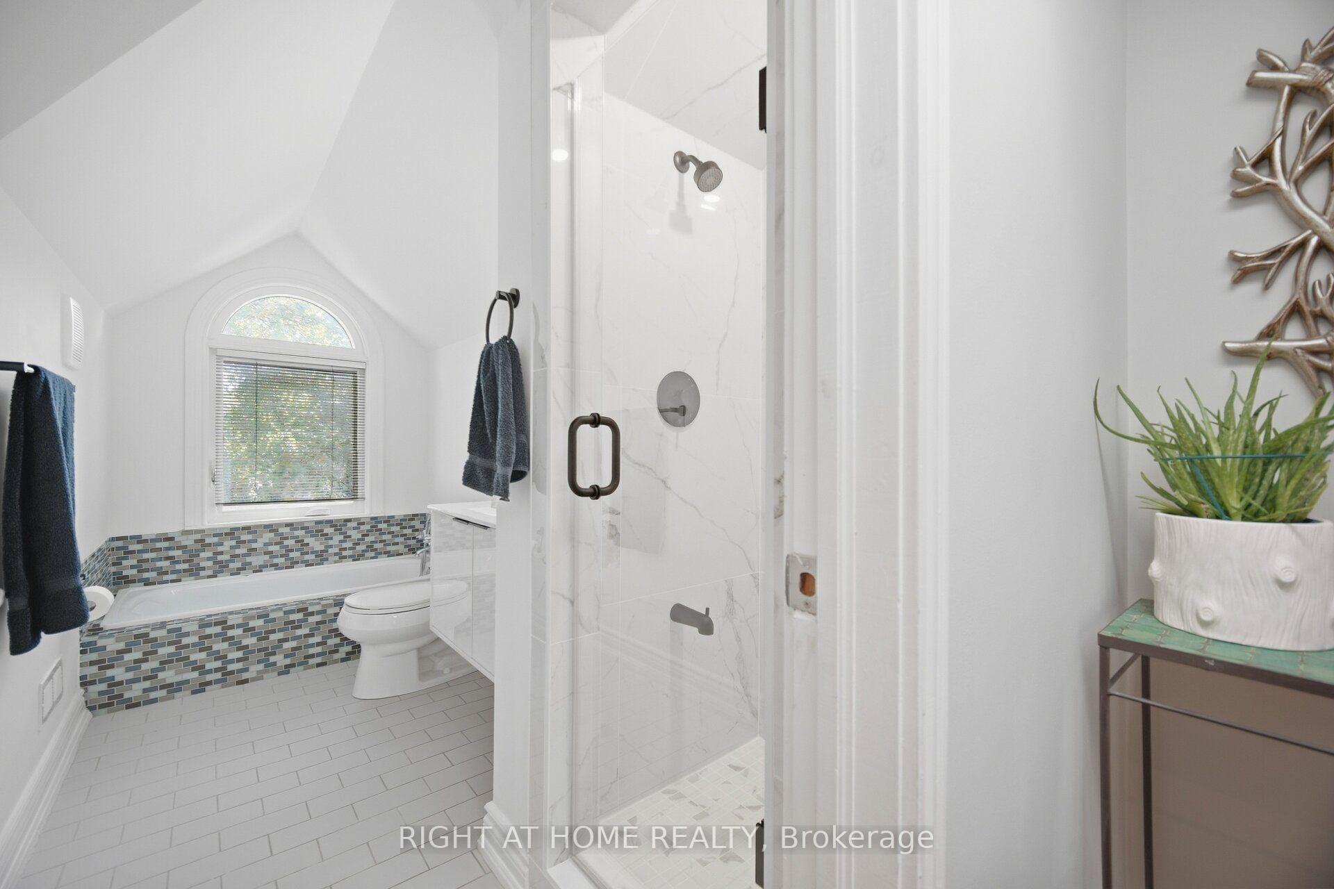 Photo 34 of 219 Broadway Avenue, Toronto, Mount Pleasant East — HOMEH
