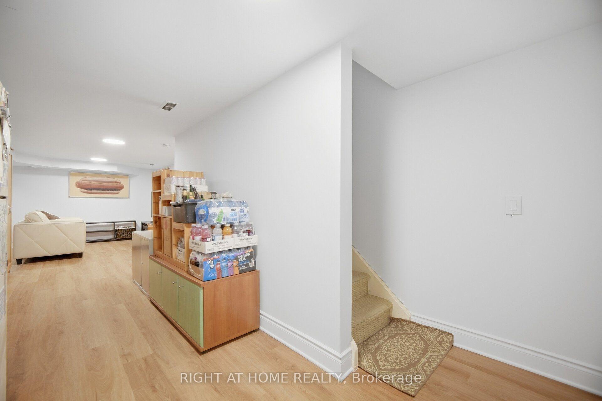 Photo 36 of 219 Broadway Avenue, Toronto, Mount Pleasant East — HOMEH