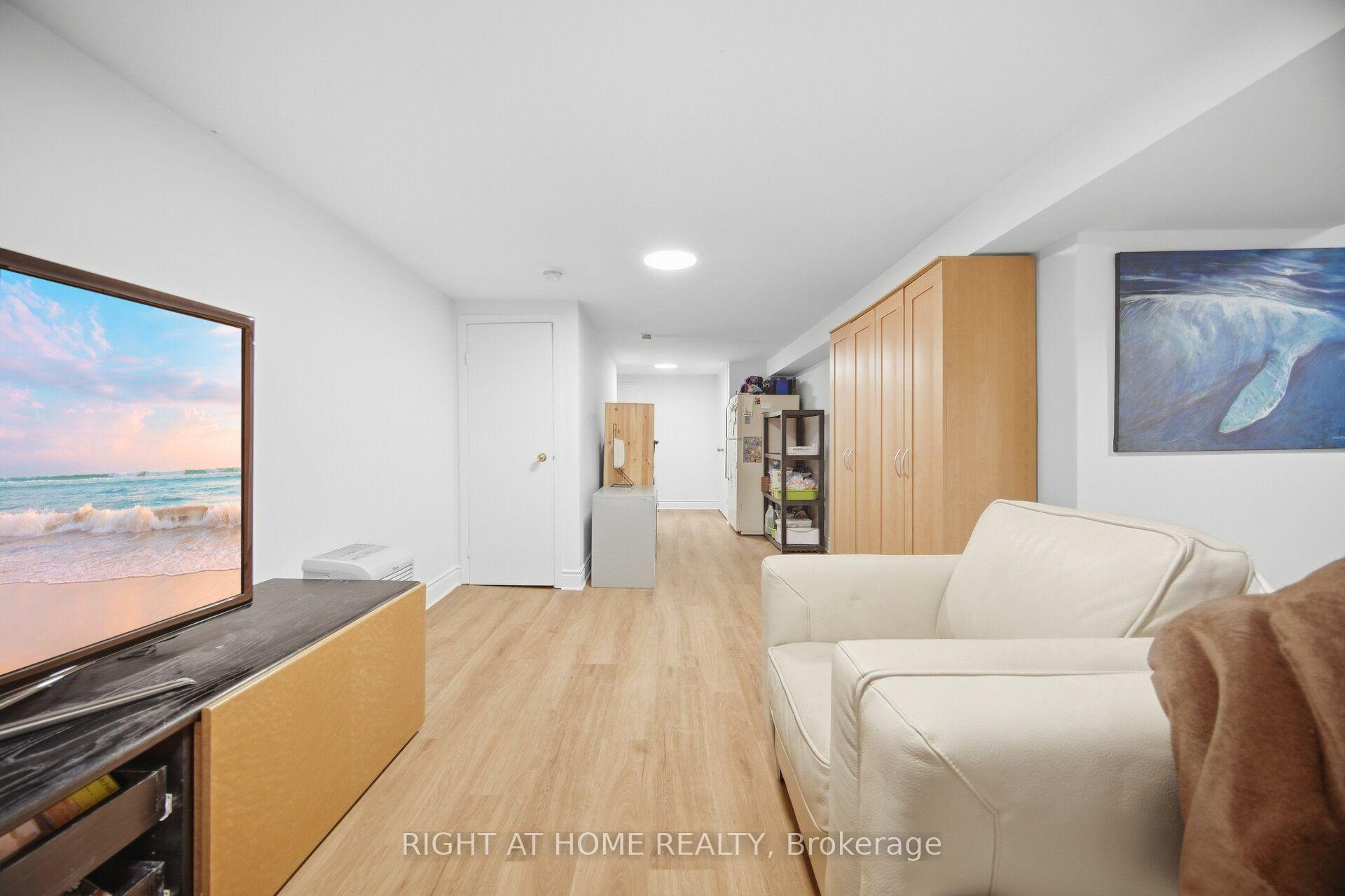 Photo 39 of 219 Broadway Avenue, Toronto, Mount Pleasant East — HOMEH