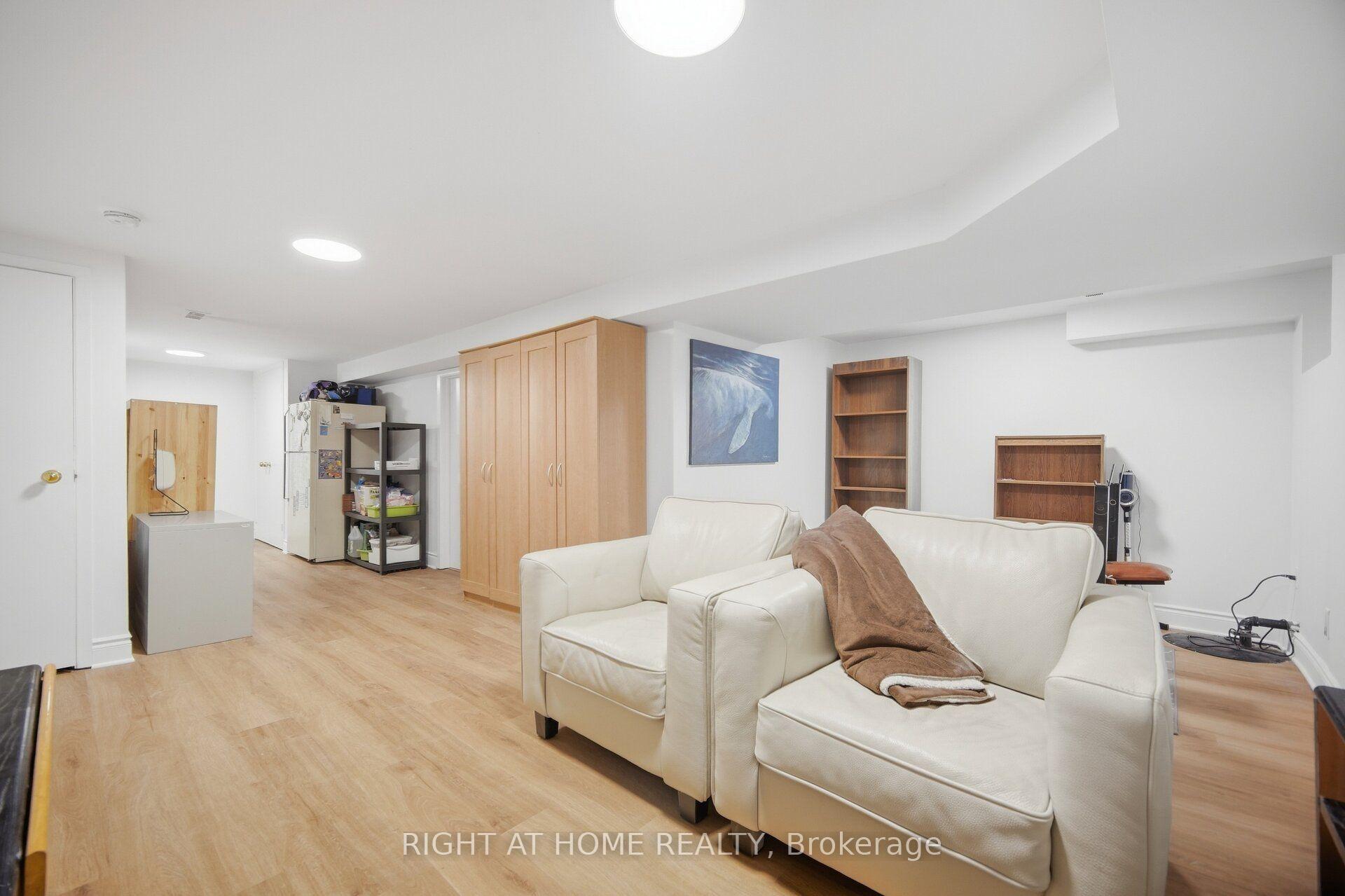 Photo 40 of 219 Broadway Avenue, Toronto, Mount Pleasant East — HOMEH