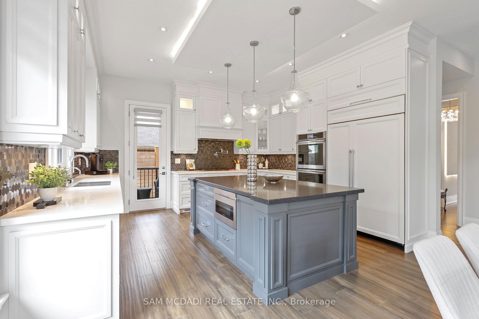 Photo 10 of 390 Sandhurst Drive, Oakville, West — HOMEH