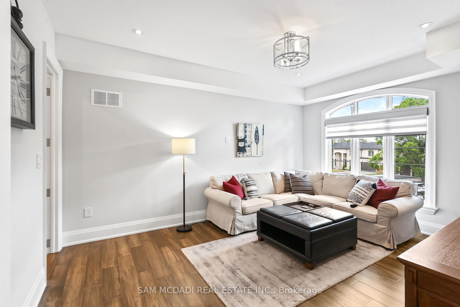 Photo 33 of 390 Sandhurst Drive, Oakville, West — HOMEH