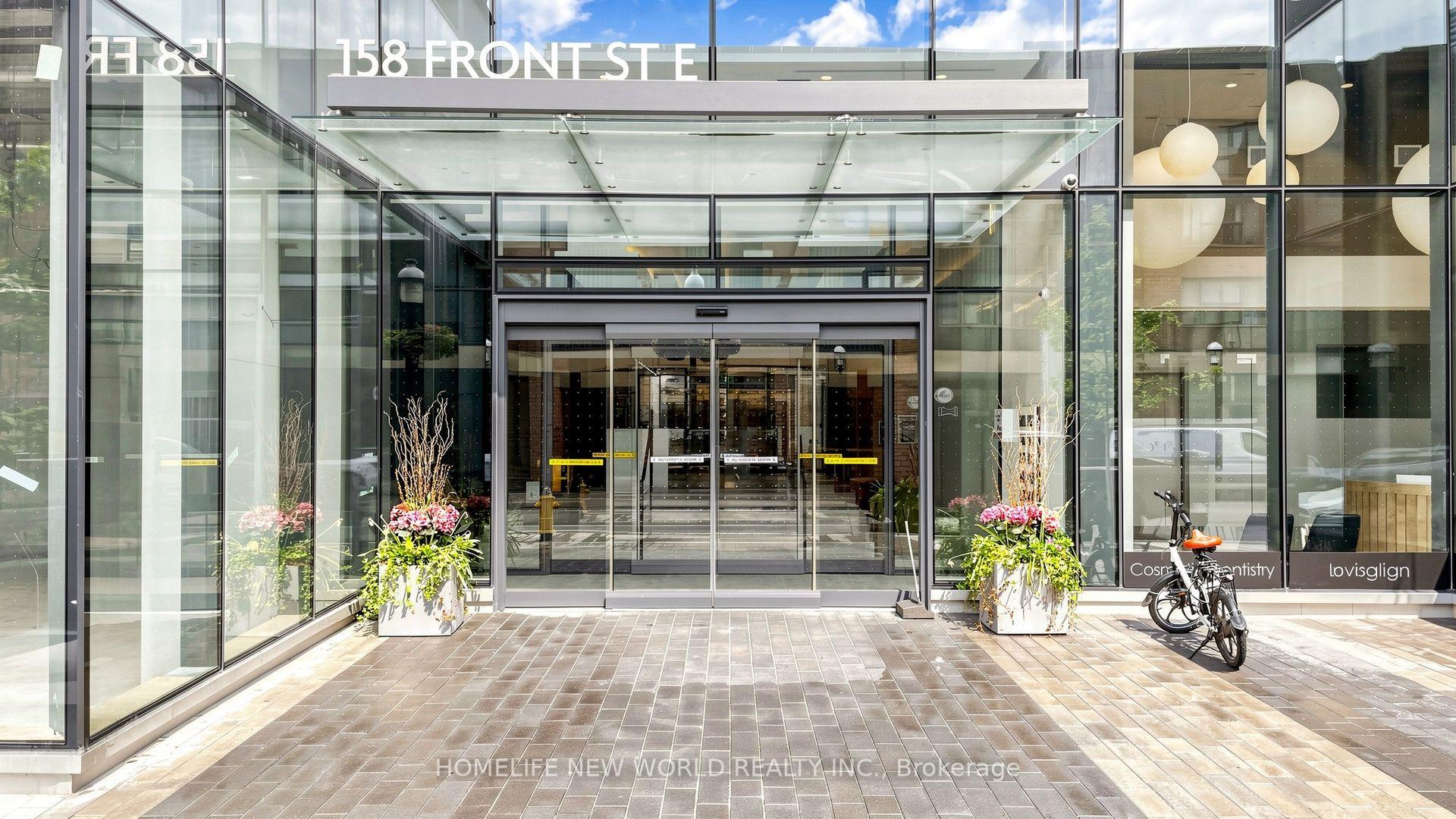 Photo 2 of Unit 813, 158 Front Street E, Toronto, Moss Park — HOMEH