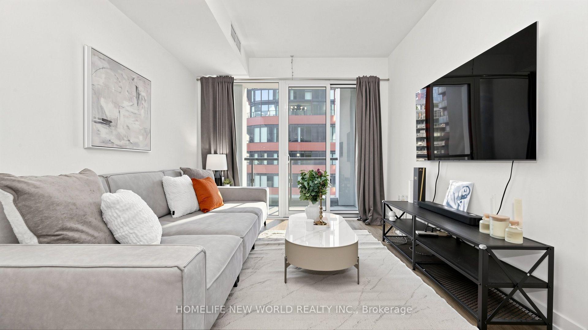 Photo 5 of Unit 813, 158 Front Street E, Toronto, Moss Park — HOMEH
