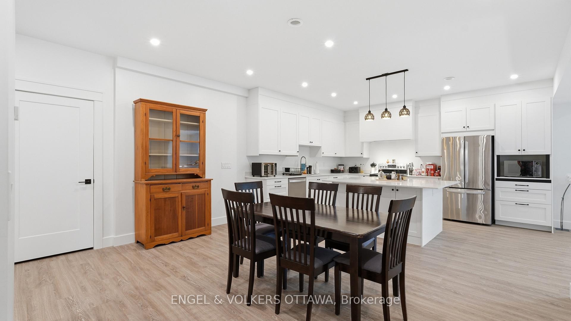 Photo 33 of 517-517B Shoreway Drive, Ottawa, Greely — HOMEH