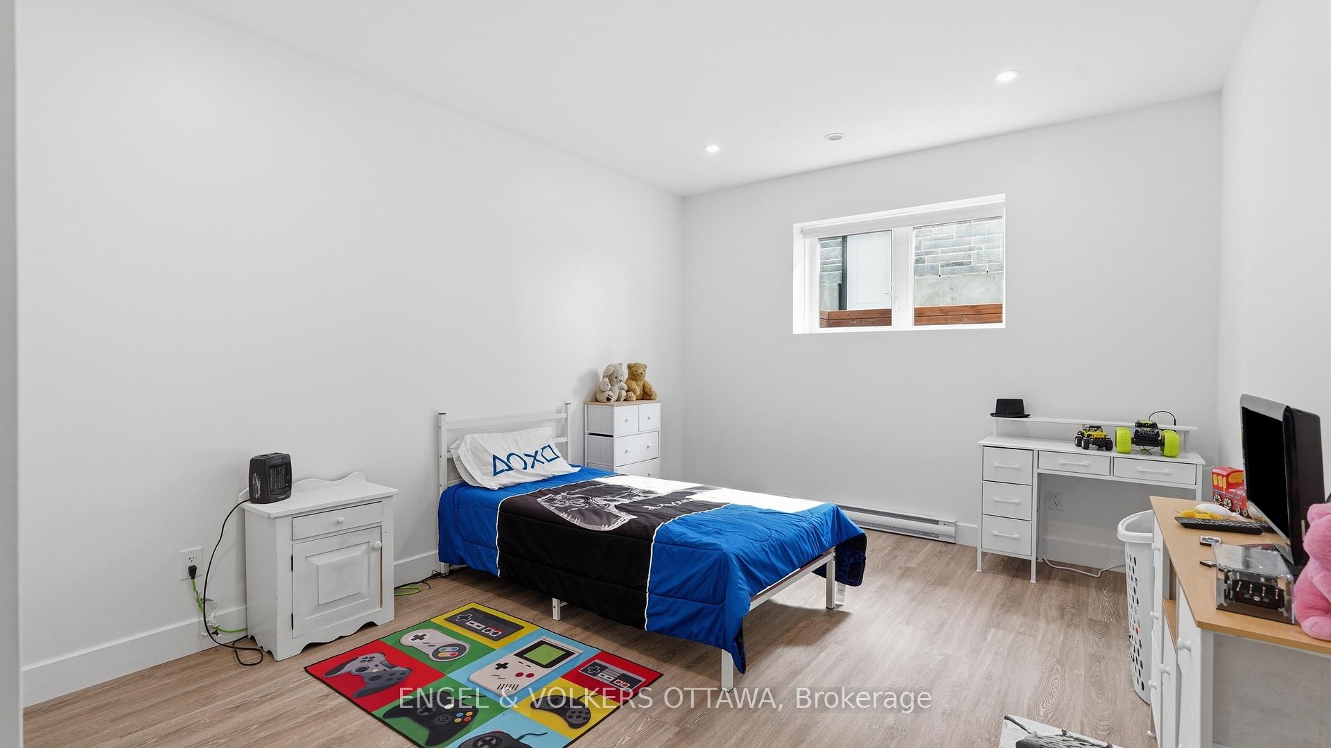 Photo 36 of 517-517B Shoreway Drive, Ottawa, Greely — HOMEH