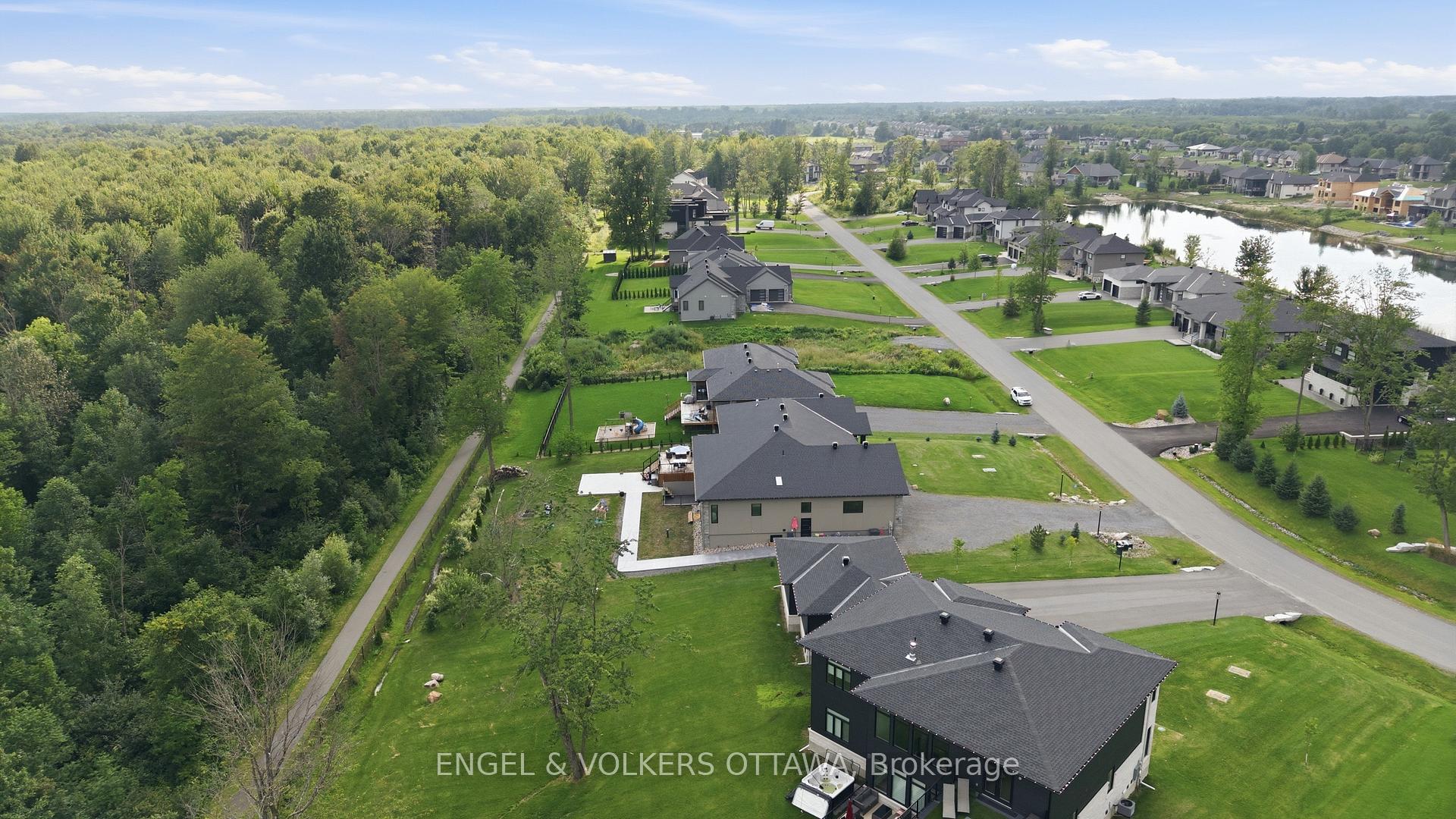 Photo 45 of 517-517B Shoreway Drive, Ottawa, Greely — HOMEH