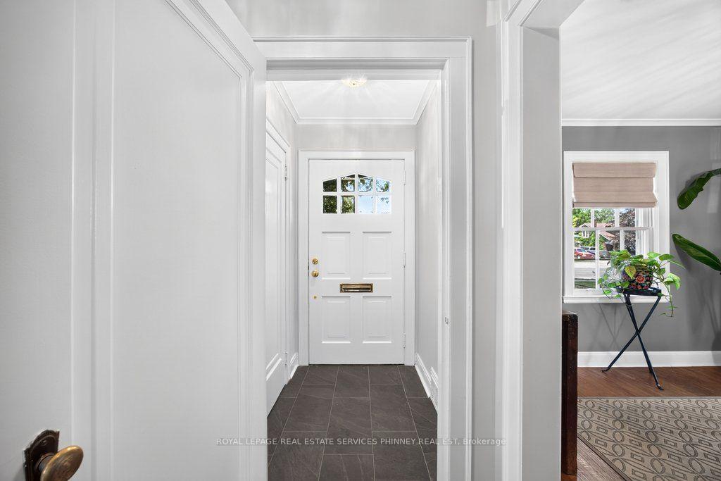 Photo 3 of 3947 Bloor Street W, Etobicoke, Islington-City Centre West — HOMEH