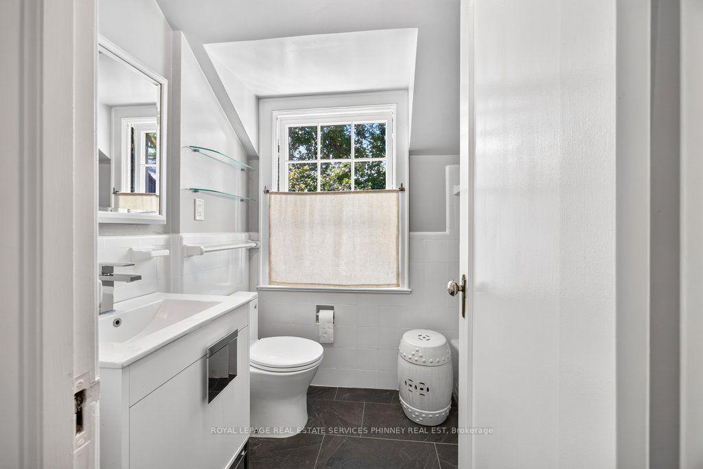 Photo 18 of 3947 Bloor Street W, Etobicoke, Islington-City Centre West — HOMEH
