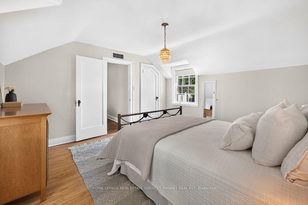 Photo 19 of 3947 Bloor Street W, Etobicoke, Islington-City Centre West — HOMEH