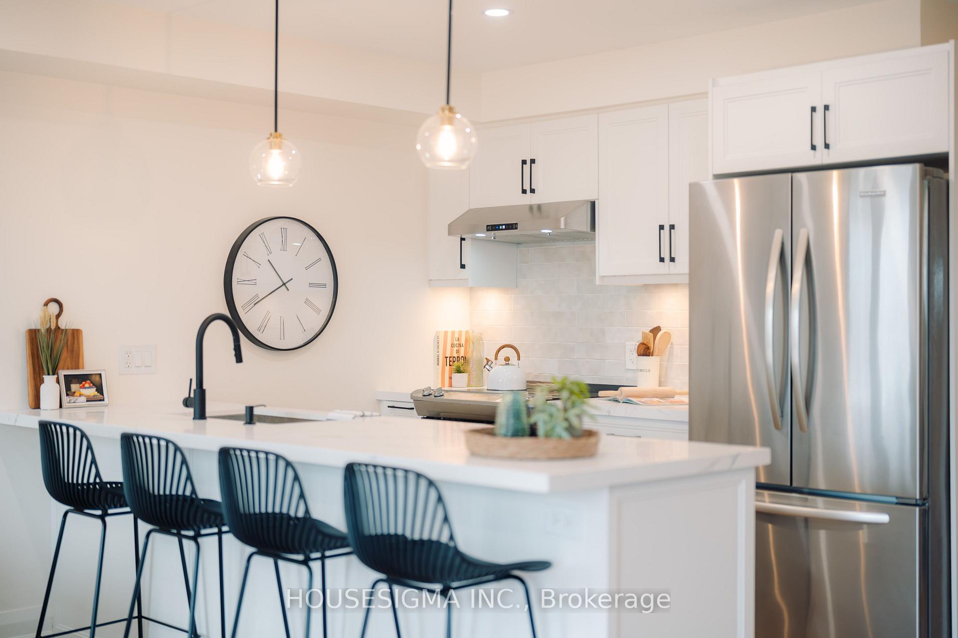 Photo of 825 Cook Crescent