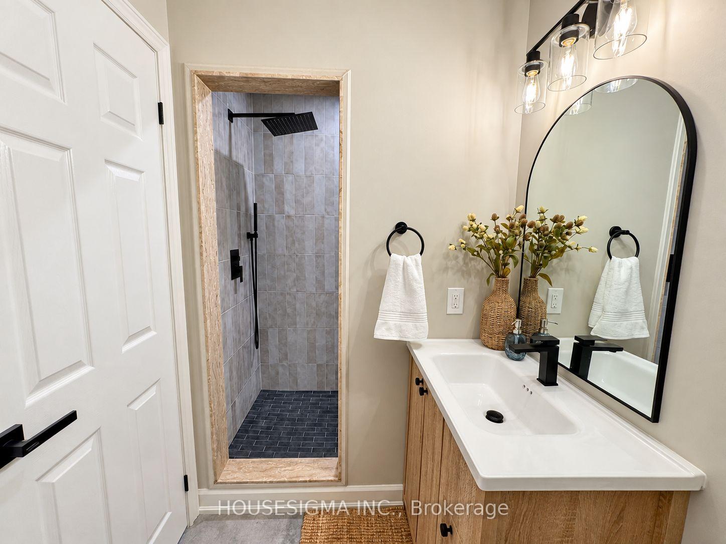 Photo 31 of 825 Cook Crescent, Shelburne — HOMEH