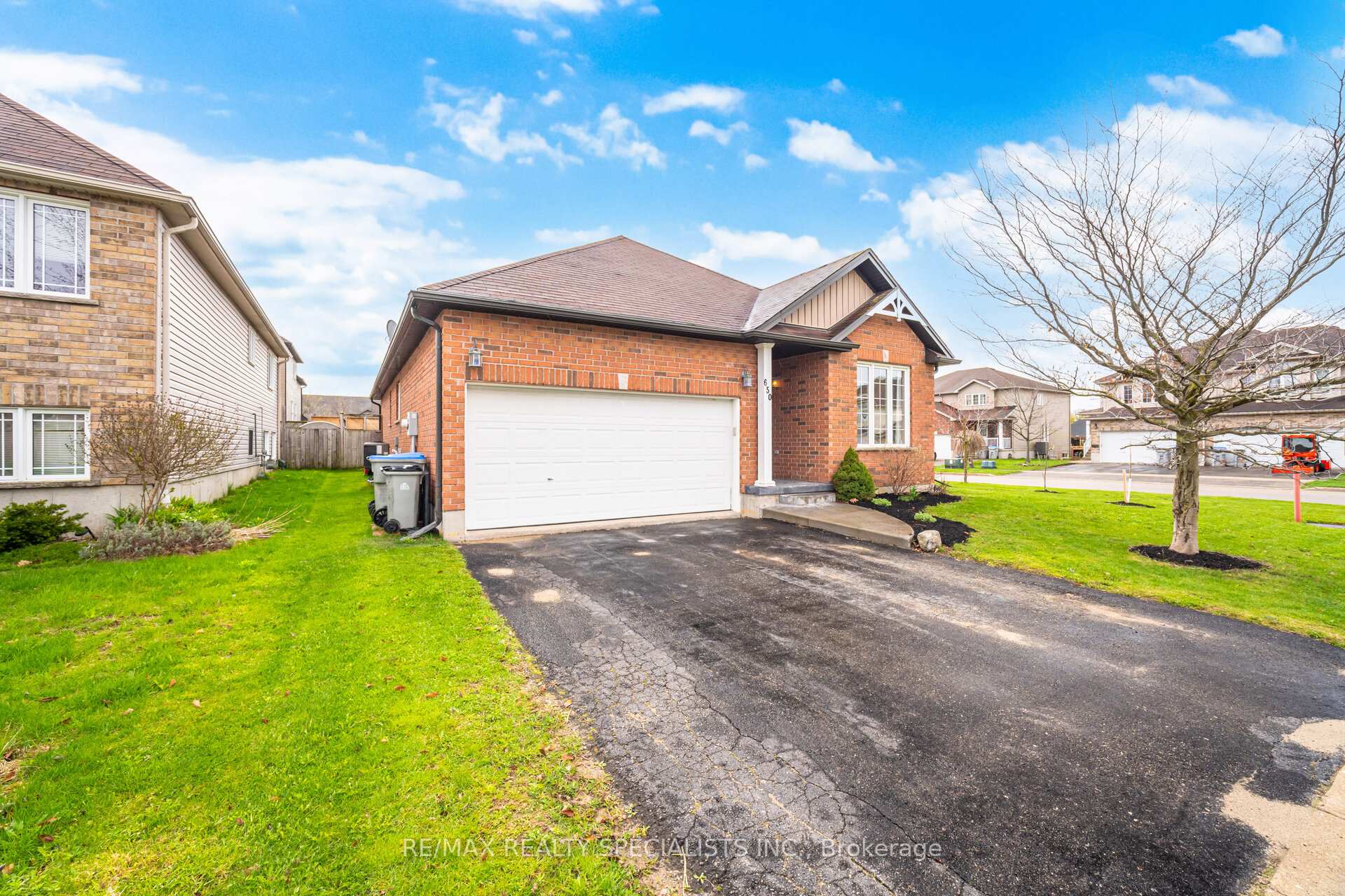Photo 3 of 650 Reid Crescent, North Perth, Listowel — HOMEH