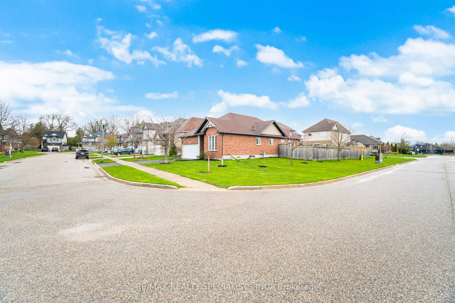 Photo 4 of 650 Reid Crescent, North Perth, Listowel — HOMEH