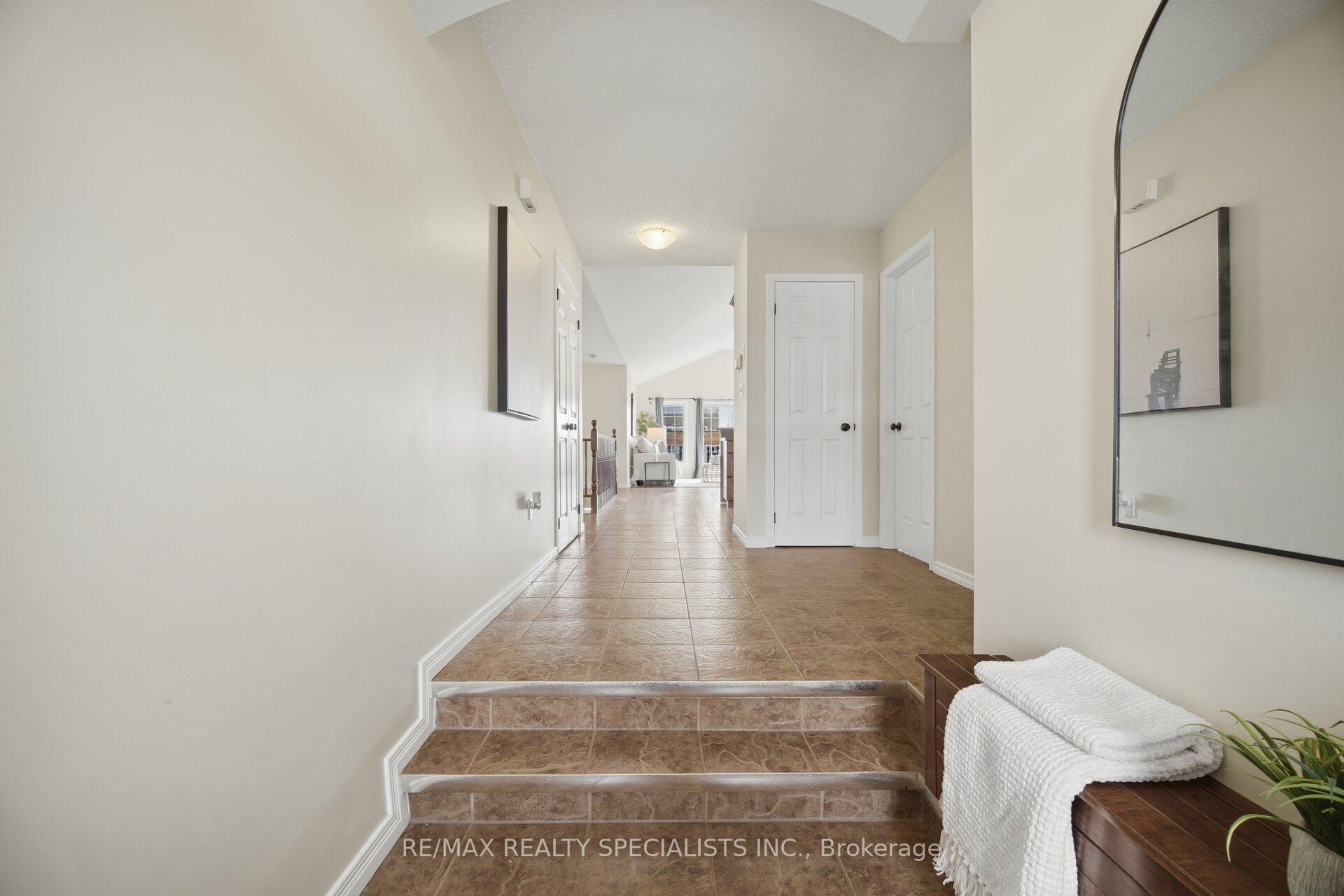 Photo 7 of 650 Reid Crescent, North Perth, Listowel — HOMEH