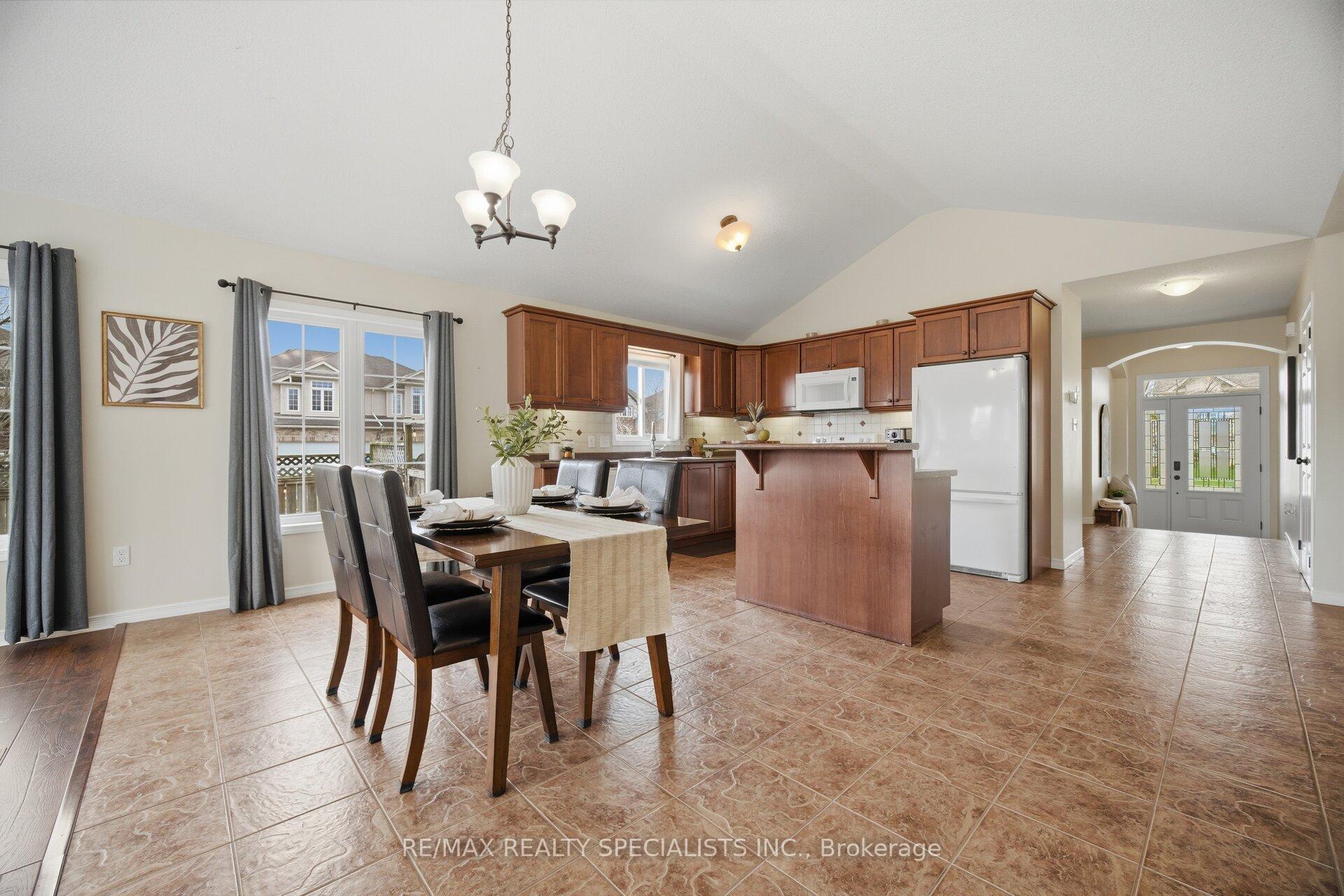 Photo 14 of 650 Reid Crescent, North Perth, Listowel — HOMEH