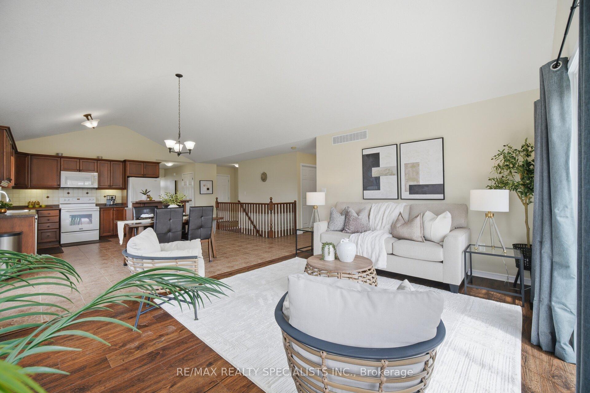 Photo 17 of 650 Reid Crescent, North Perth, Listowel — HOMEH