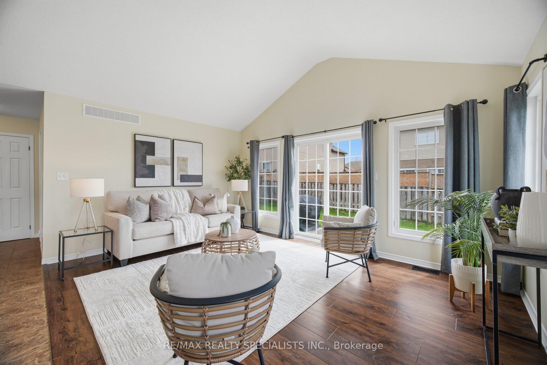Photo 19 of 650 Reid Crescent, North Perth, Listowel — HOMEH