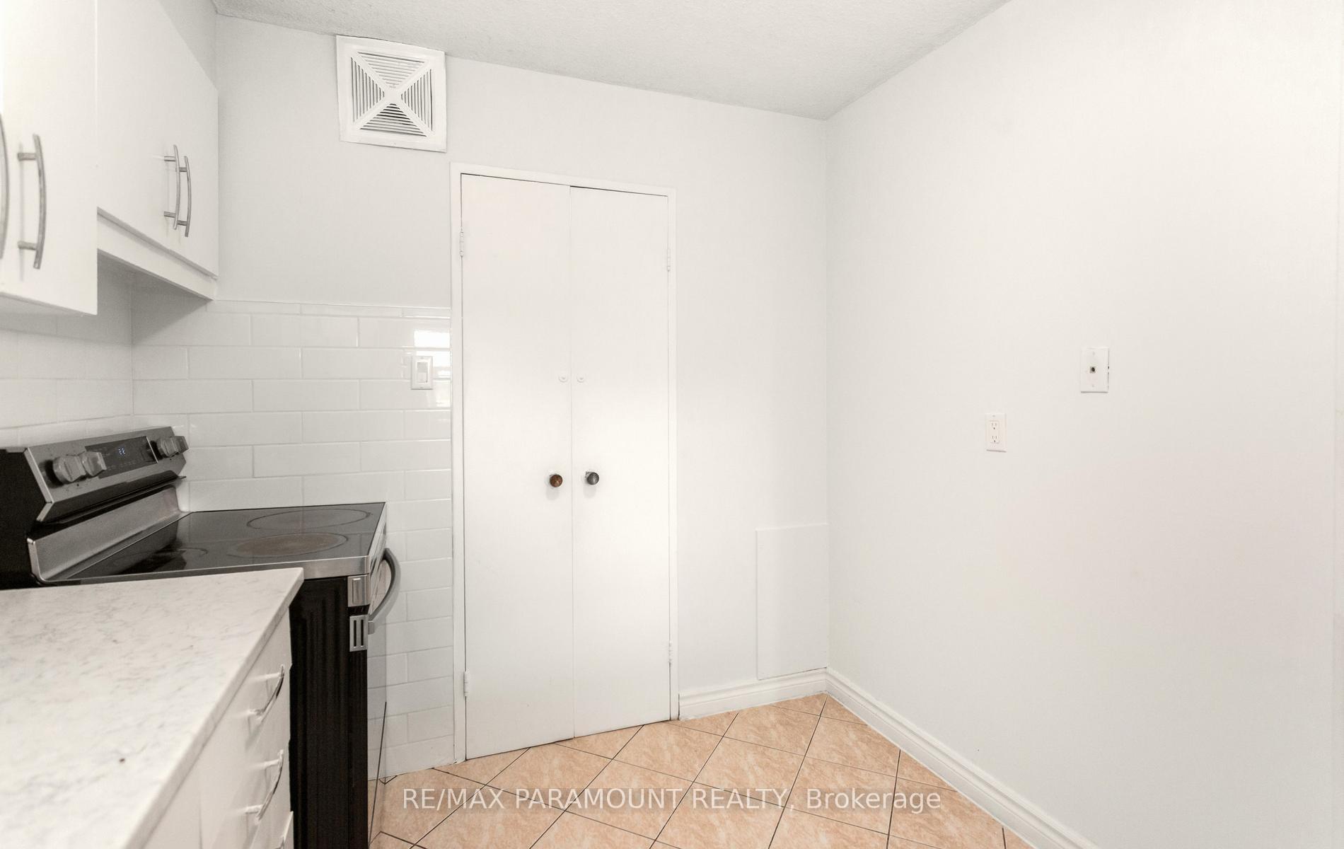 Photo 18 of Unit 303, 1881 Jane Street, North York, Rustic — HOMEH
