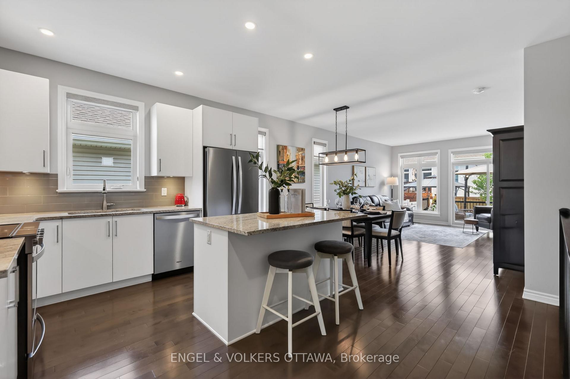 Photo 3 of 871 Tewin Circle, Ottawa, Camelot — HOMEH
