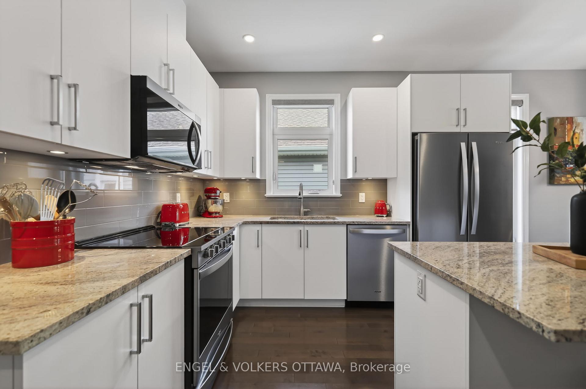 Photo 5 of 871 Tewin Circle, Ottawa, Camelot — HOMEH