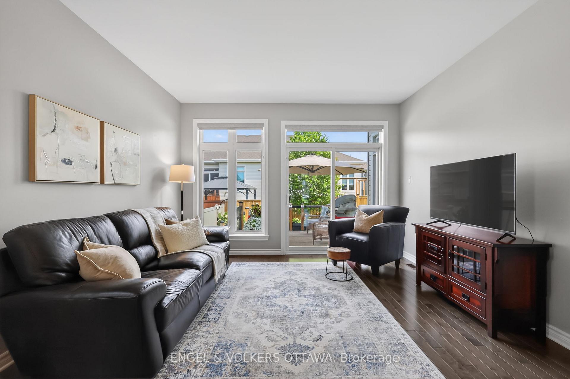 Photo 9 of 871 Tewin Circle, Ottawa, Camelot — HOMEH
