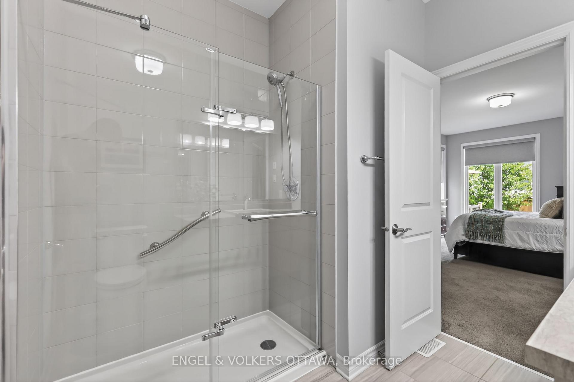 Photo 16 of 871 Tewin Circle, Ottawa, Camelot — HOMEH