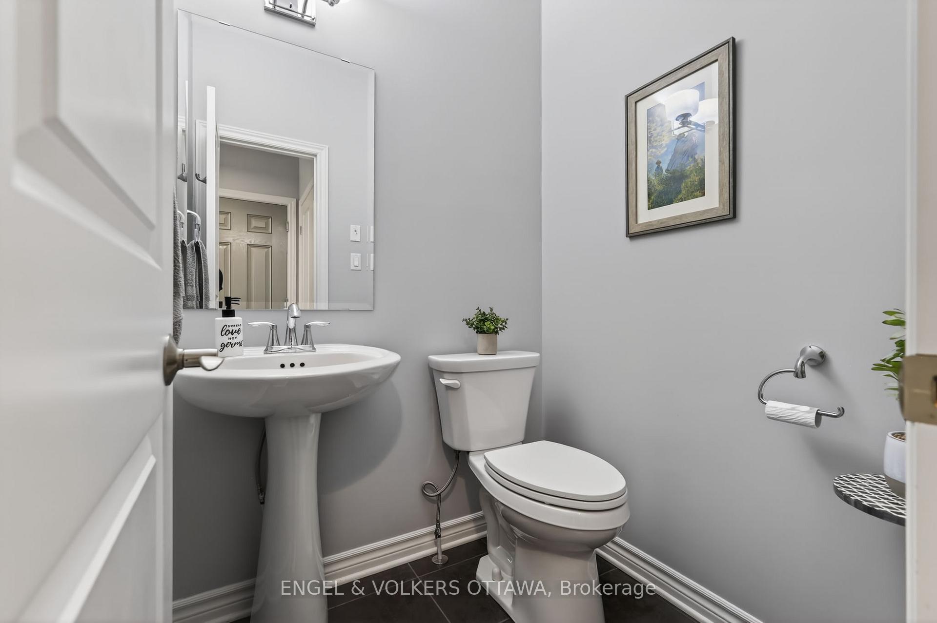 Photo 19 of 871 Tewin Circle, Ottawa, Camelot — HOMEH