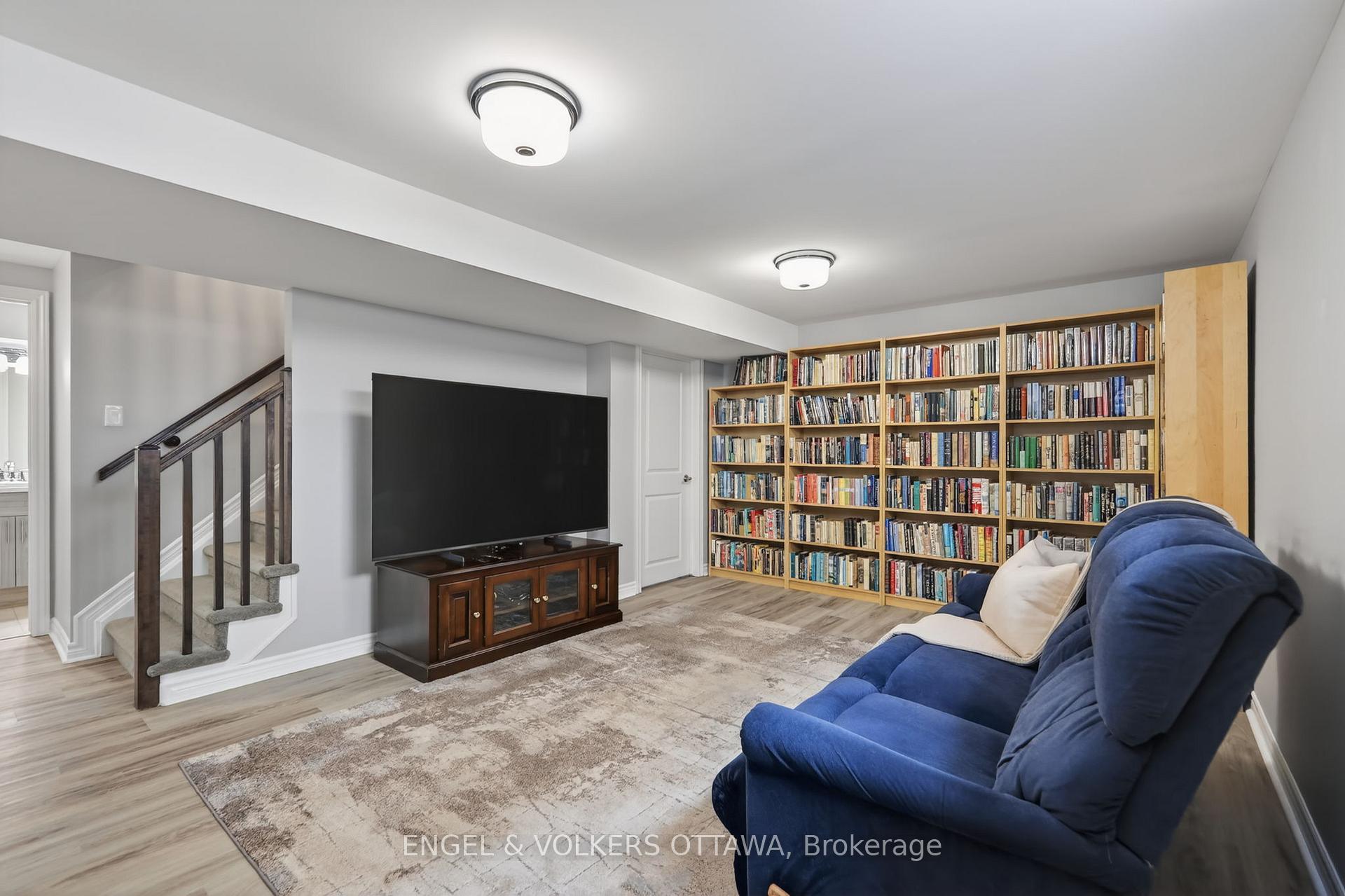 Photo 20 of 871 Tewin Circle, Ottawa, Camelot — HOMEH