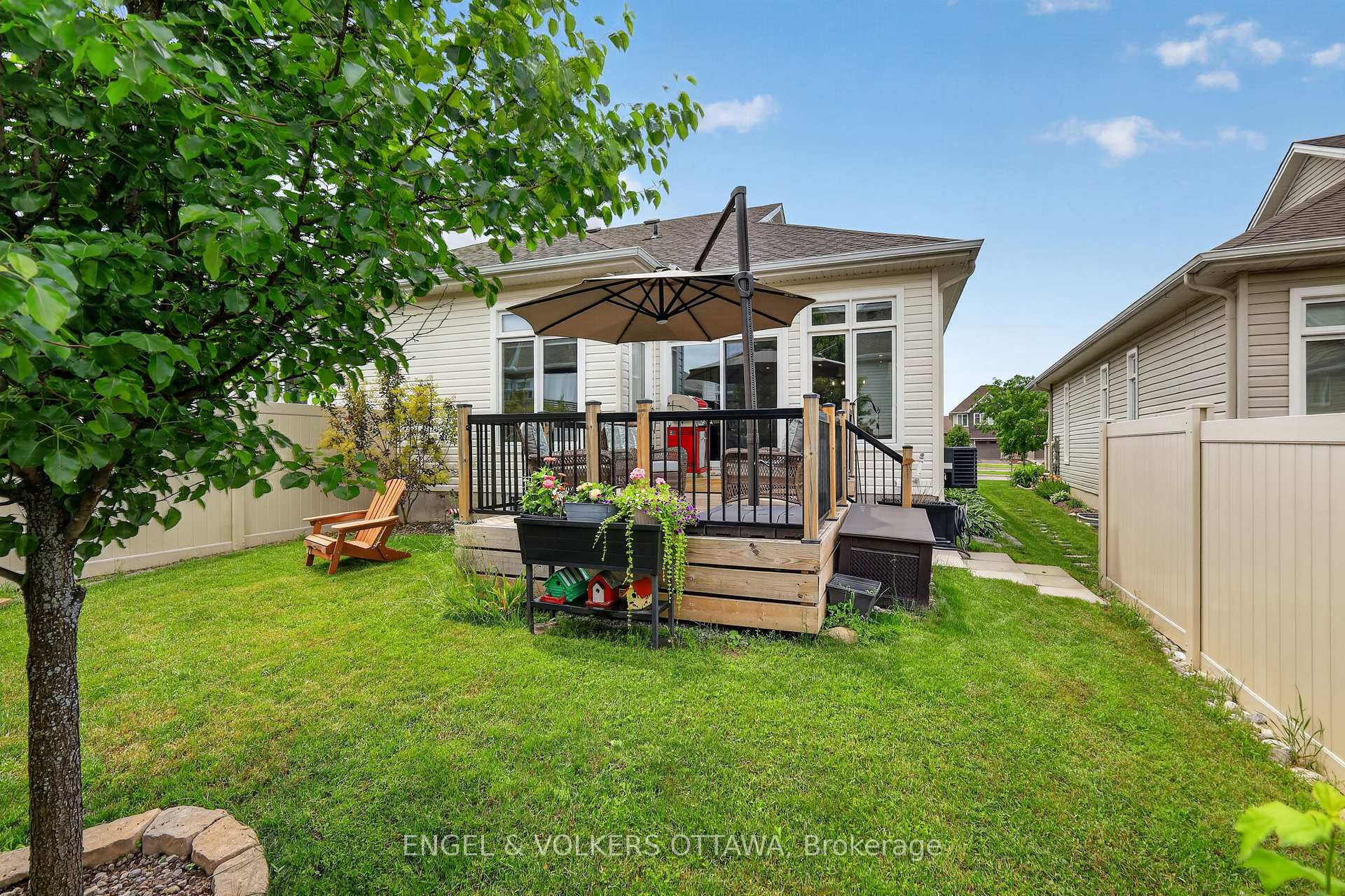 Photo 29 of 871 Tewin Circle, Ottawa, Camelot — HOMEH