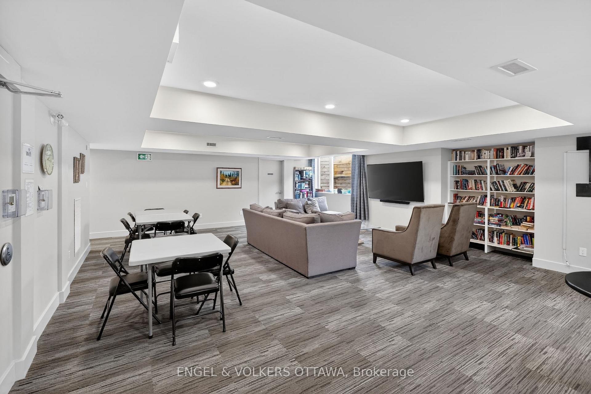 Photo 39 of 871 Tewin Circle, Ottawa, Camelot — HOMEH
