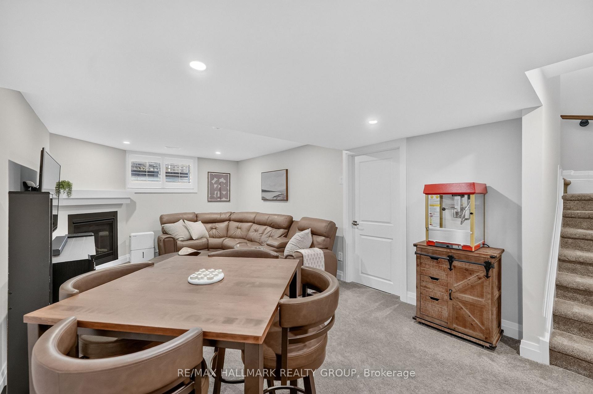 Photo 24 of 102 Aquarium Avenue, Ottawa, Avalon West — HOMEH