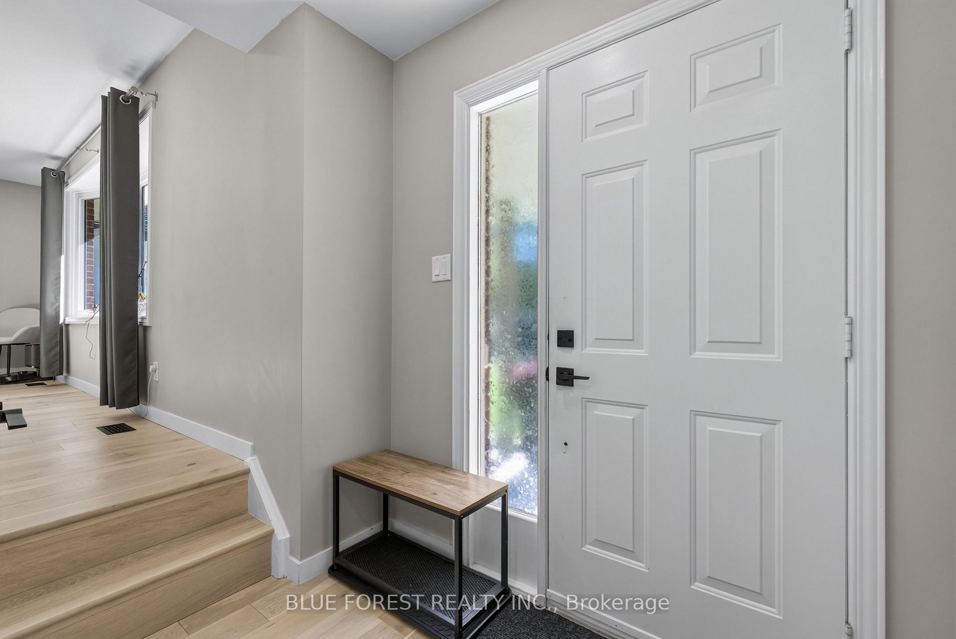 Photo 2 of 32 Meadowview Road, London, South O — HOMEH