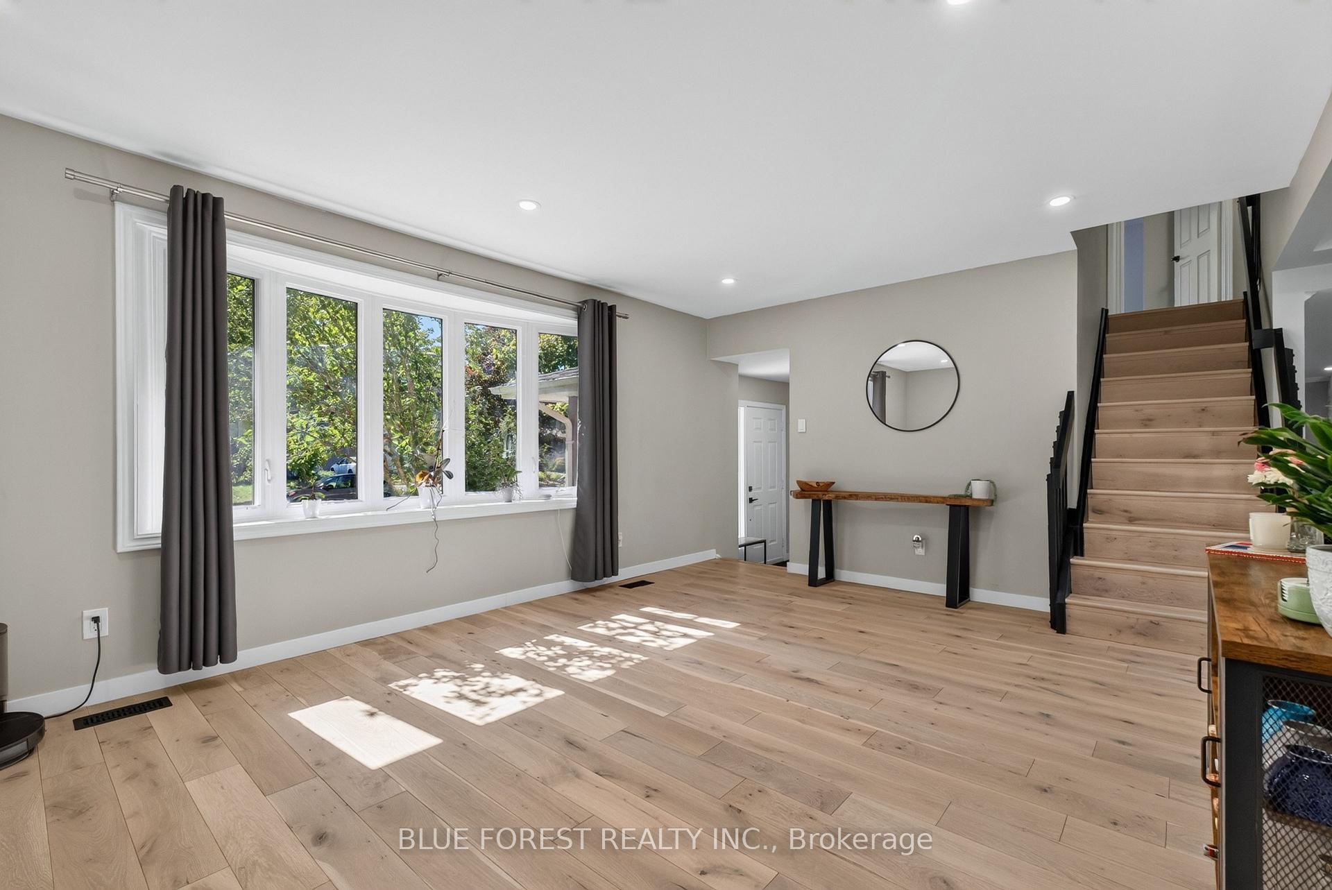 Photo 6 of 32 Meadowview Road, London, South O — HOMEH