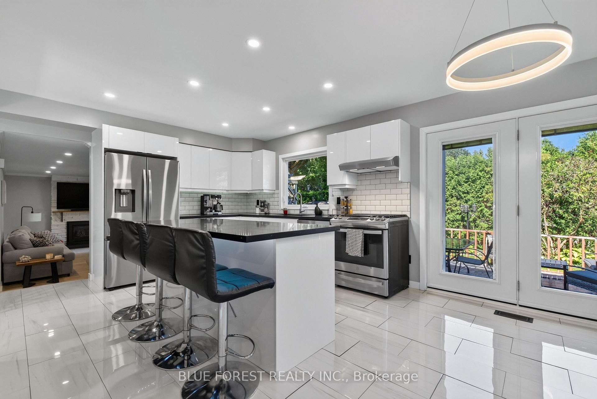 Photo 9 of 32 Meadowview Road, London, South O — HOMEH