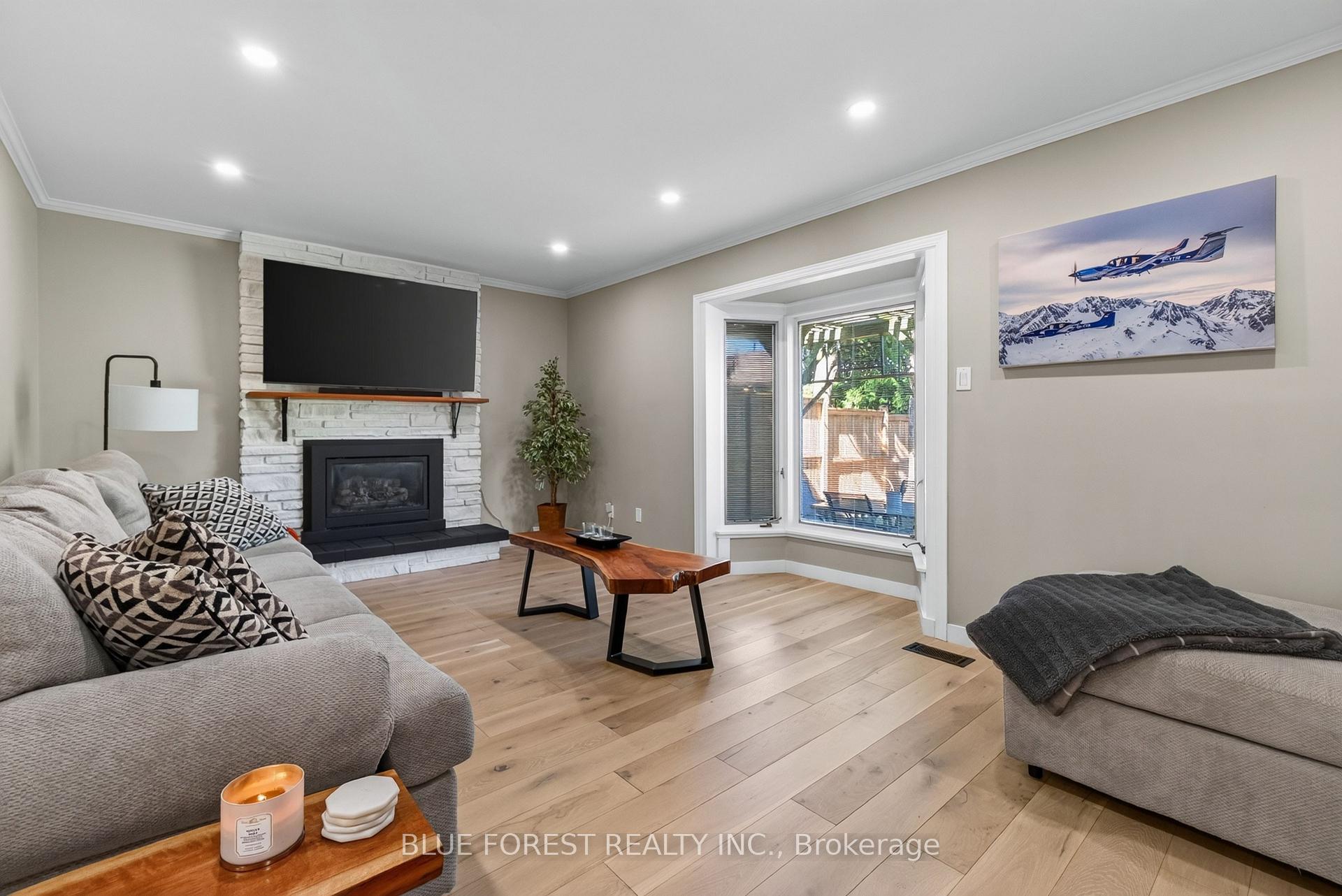 Photo 13 of 32 Meadowview Road, London, South O — HOMEH