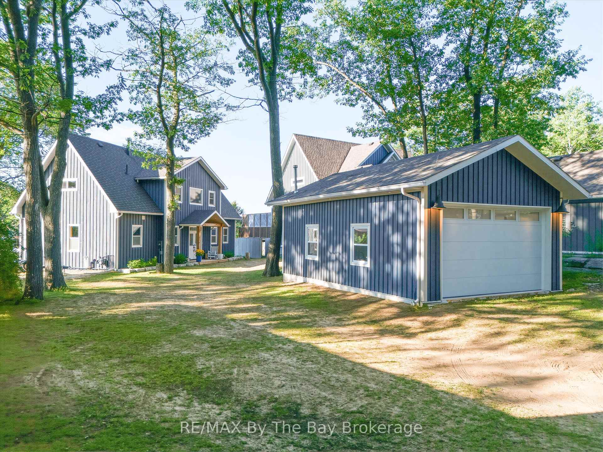 Photo 4 of 2056 River Road W, Wasaga Beach — HOMEH