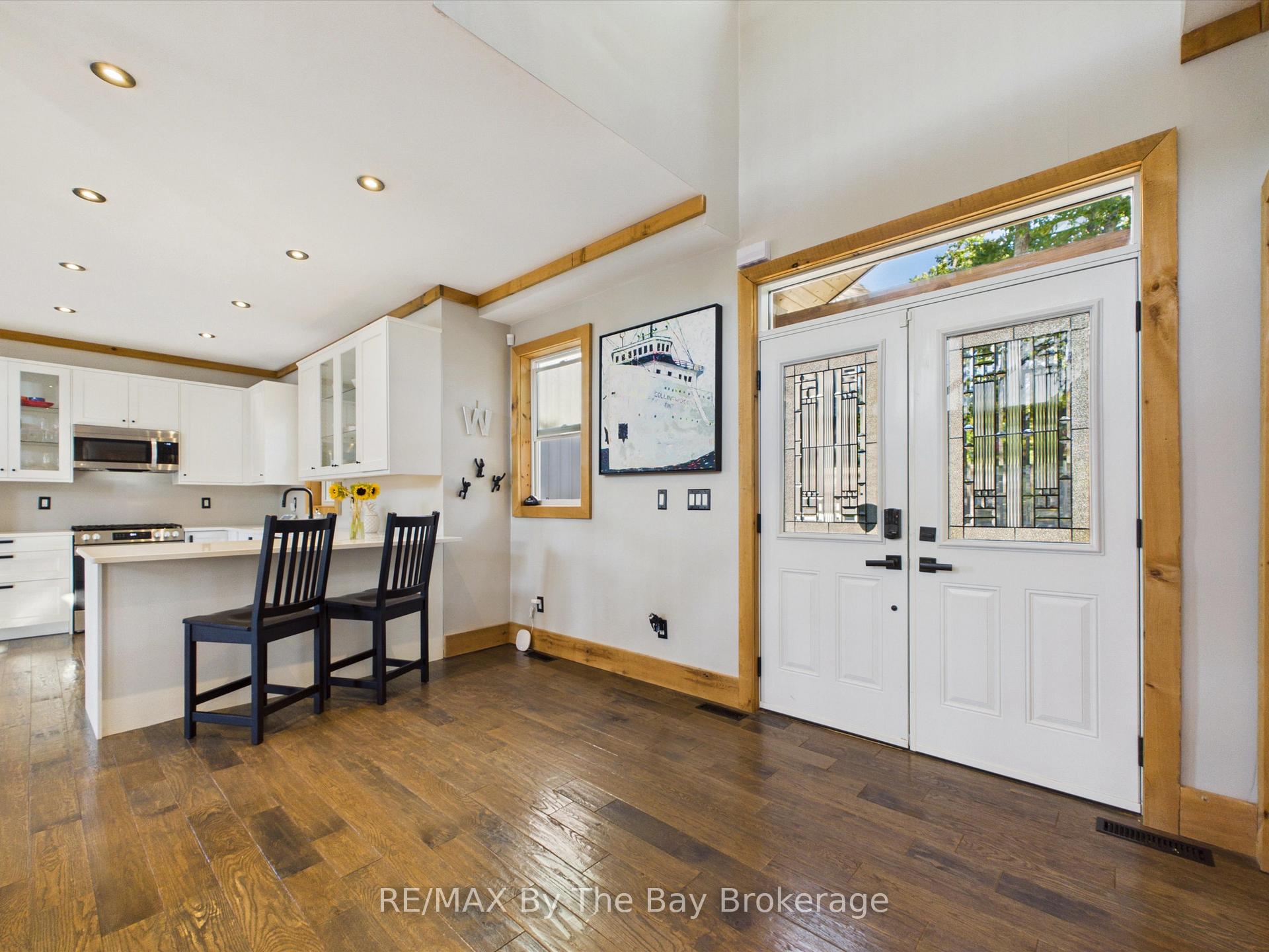 Photo 6 of 2056 River Road W, Wasaga Beach — HOMEH