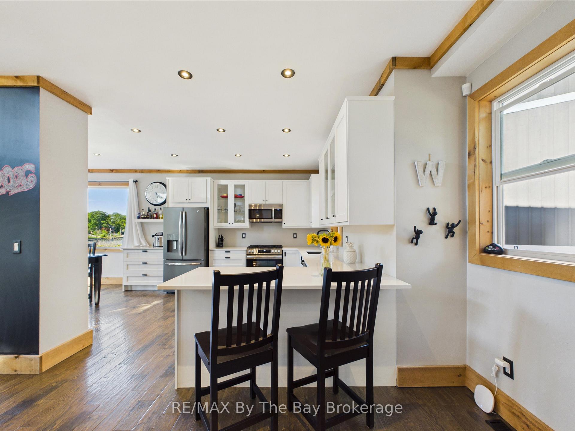 Photo 8 of 2056 River Road W, Wasaga Beach — HOMEH
