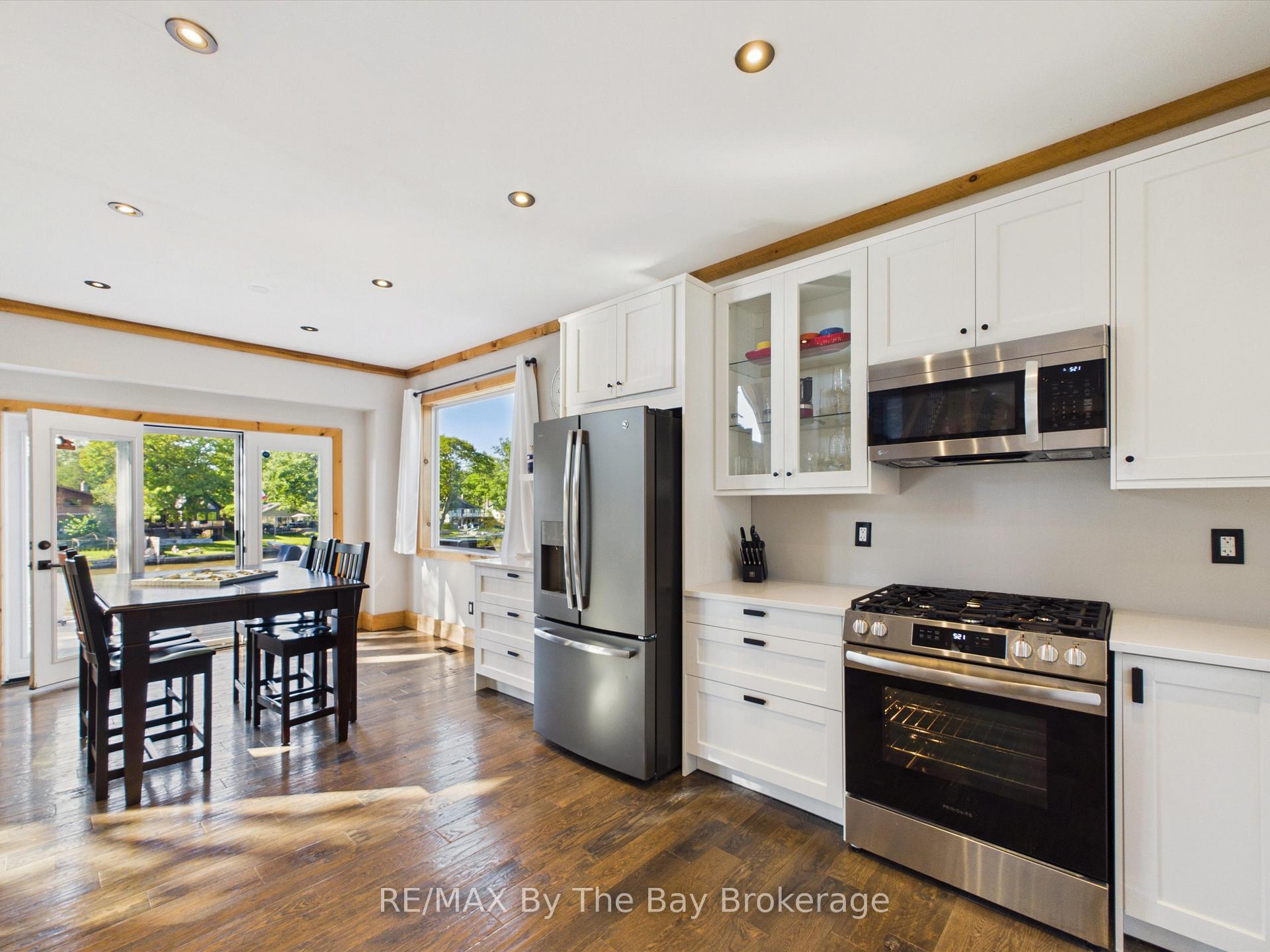 Photo 11 of 2056 River Road W, Wasaga Beach — HOMEH