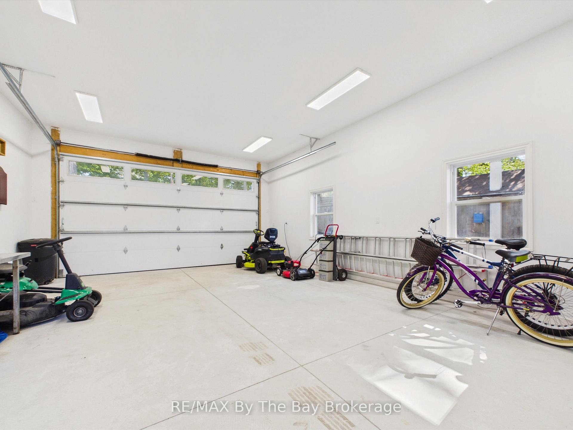 Photo 35 of 2056 River Road W, Wasaga Beach — HOMEH