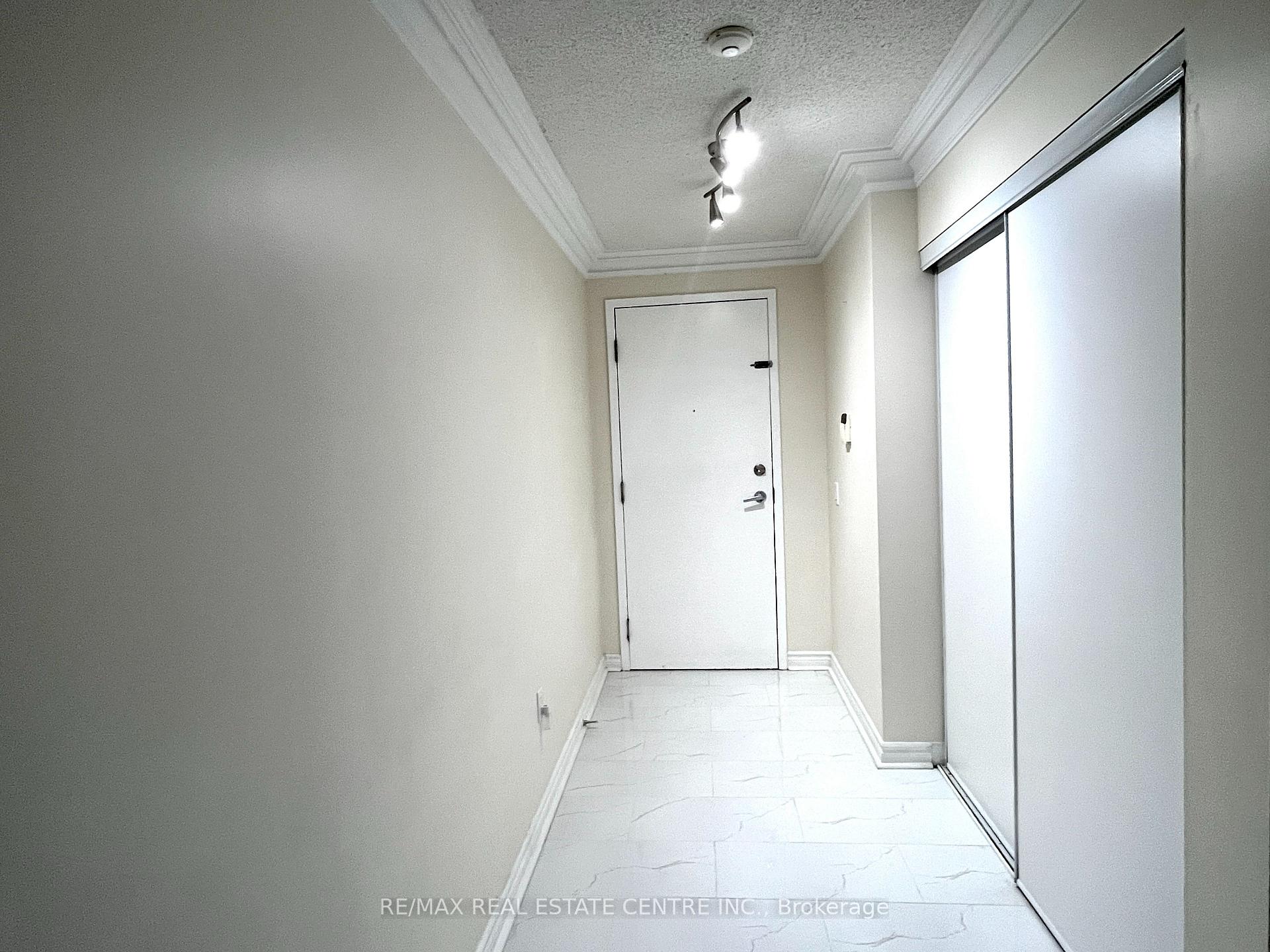 Photo 4 of Unit 1013, 55 Strathaven Drive, Mississauga, Hurontario — HOMEH