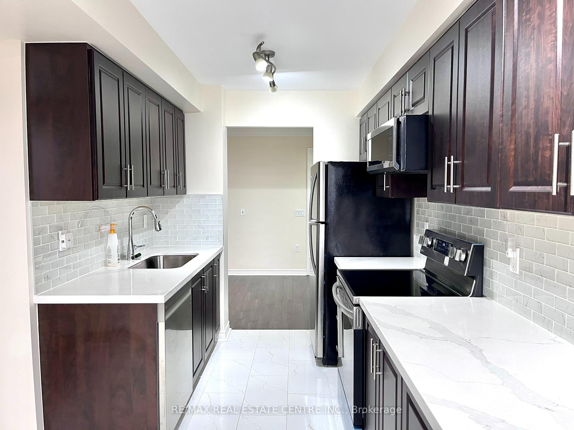 Photo 9 of Unit 1013, 55 Strathaven Drive, Mississauga, Hurontario — HOMEH