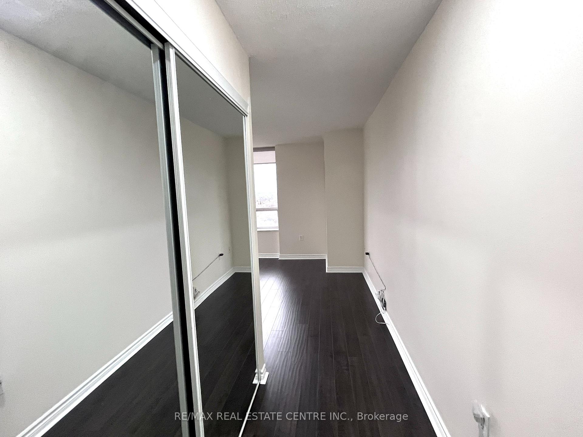 Photo 12 of Unit 1013, 55 Strathaven Drive, Mississauga, Hurontario — HOMEH