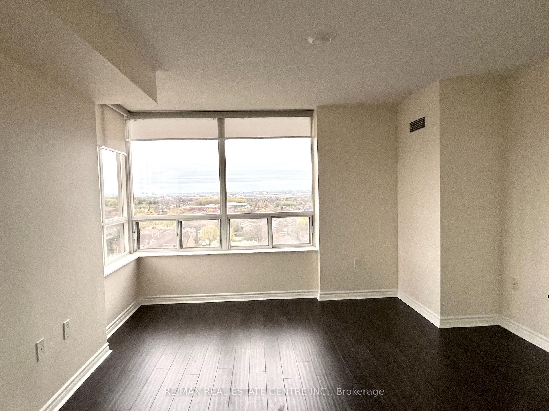 Photo 14 of Unit 1013, 55 Strathaven Drive, Mississauga, Hurontario — HOMEH