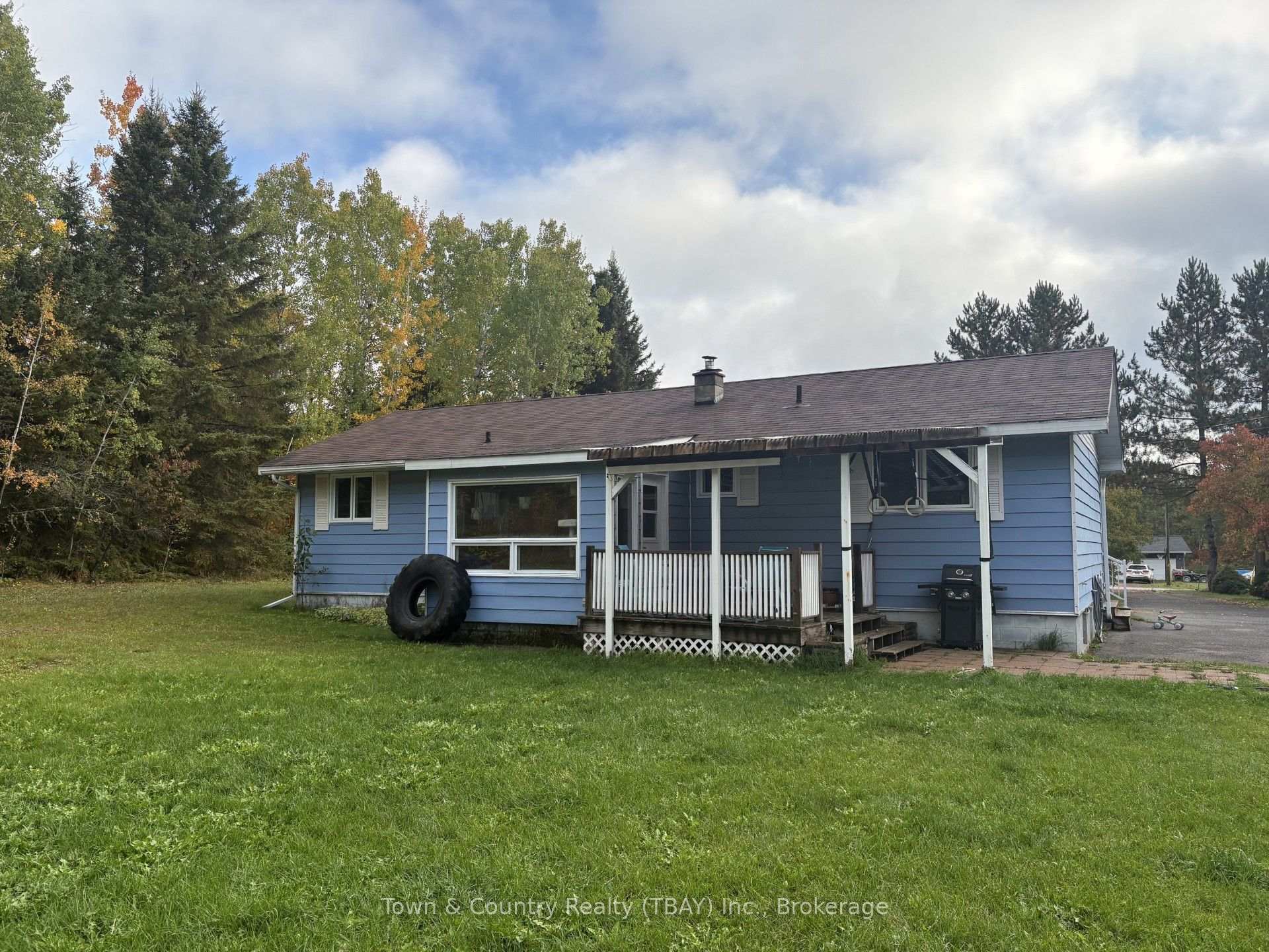 Photo 3 of 138 Road 5 S, Thunder Bay, East End — HOMEH