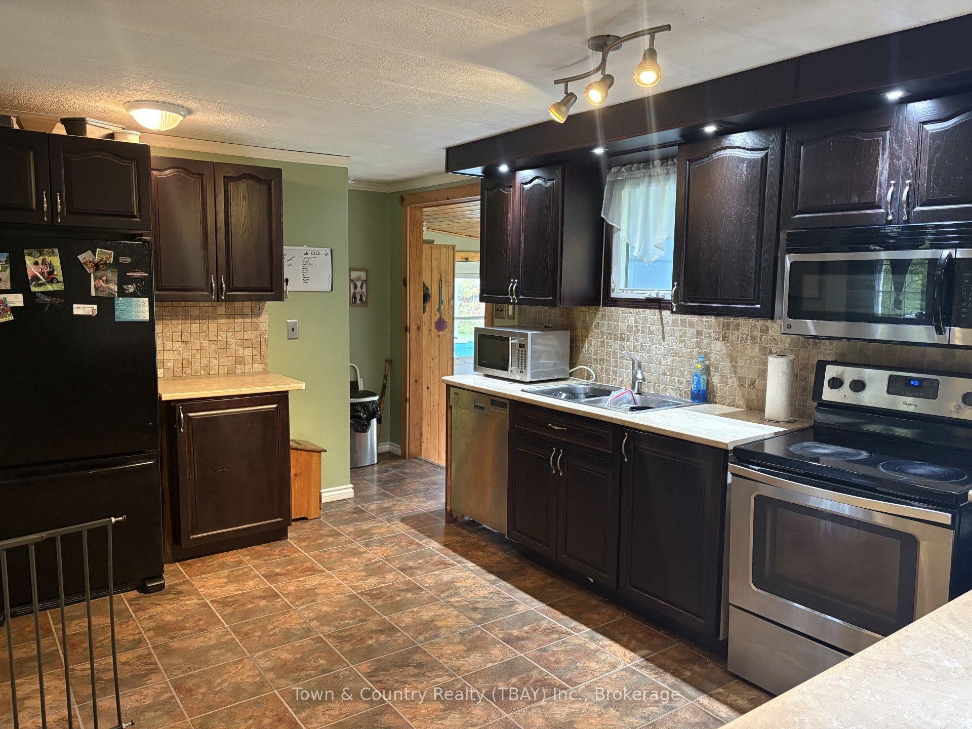 Photo 5 of 138 Road 5 S, Thunder Bay, East End — HOMEH